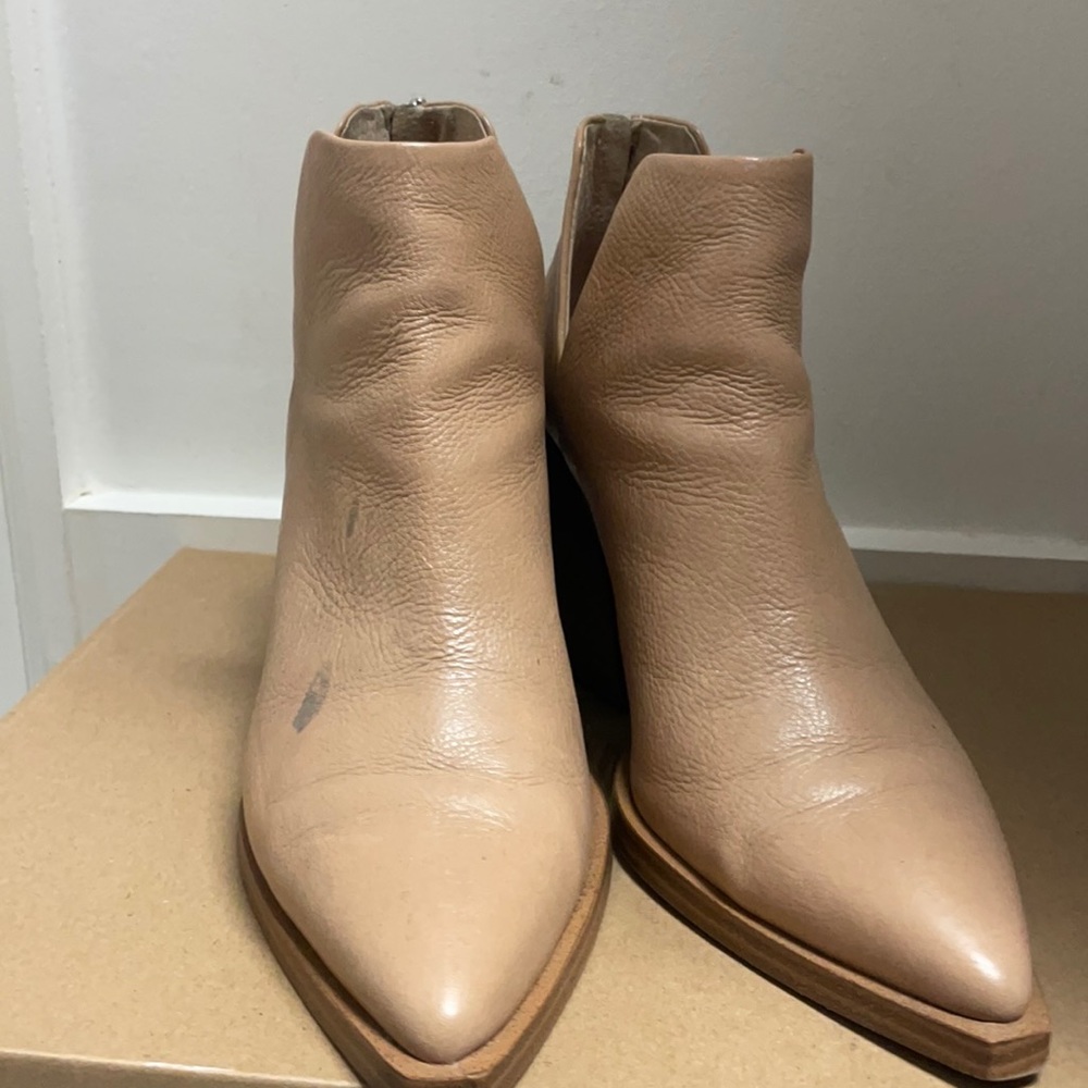 Vince Camuto